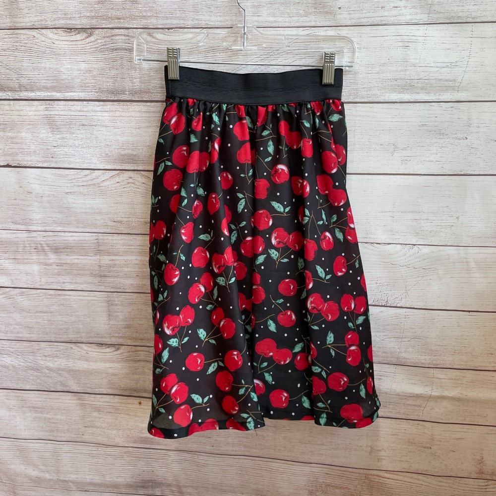 AMSCAN CHERRY PRINT SKIRT